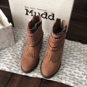 NWT MUDD Booties still in original box
